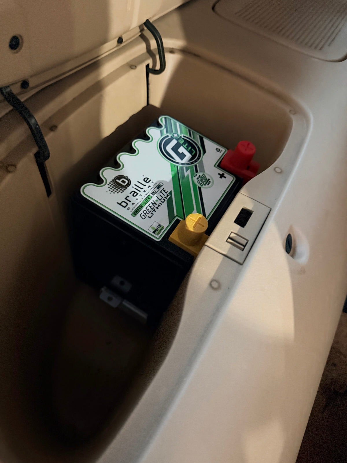 G30 Battery Tray- FD passenger bin